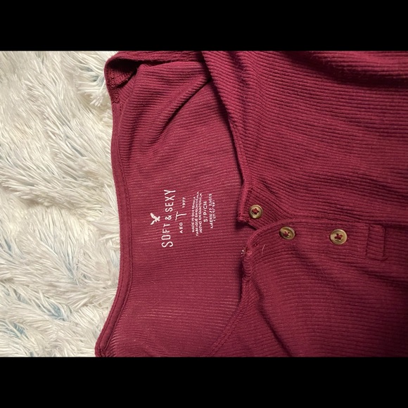 AE Soft and Sexy crop - Picture 2 of 2